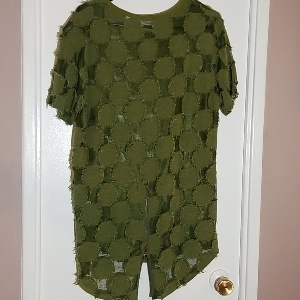 Top - Picture 2 of 2